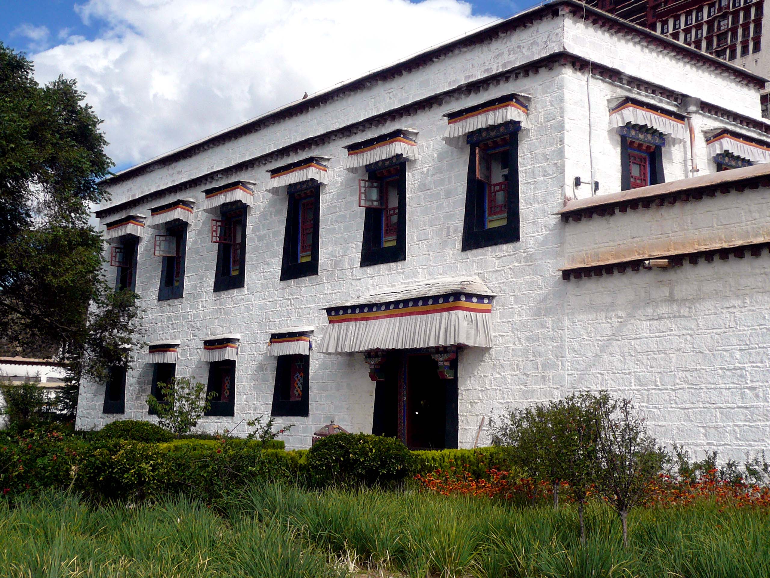 A typical level 1 administrative building within the protective walls of the Potala Palace
